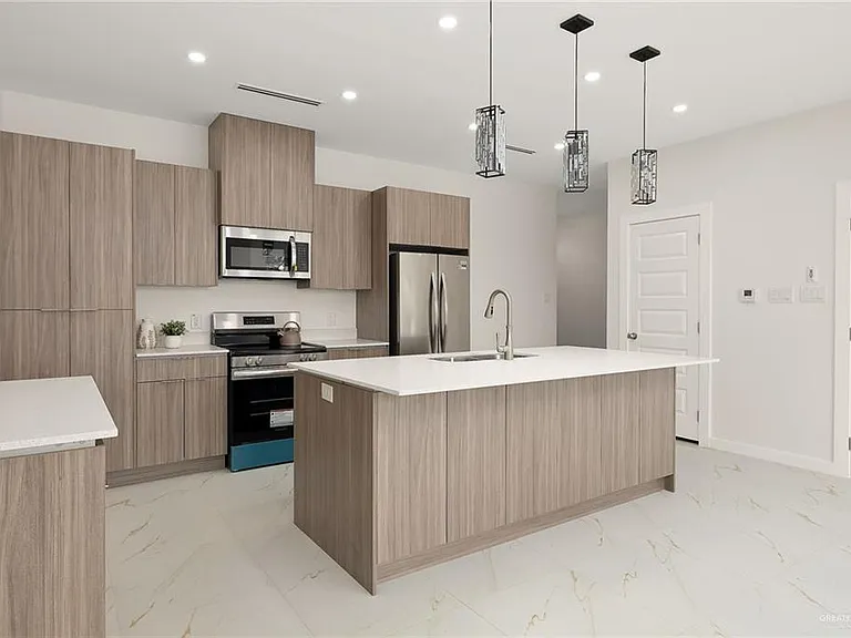 916 S Bicentennial Blvd — Photo 6