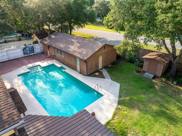 18 Dogwood Dr, Shalimar, FL 32579