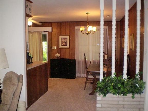 4th image of 302 Sherry Ln