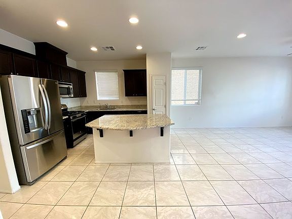5th image of 950 Bright Mountain St