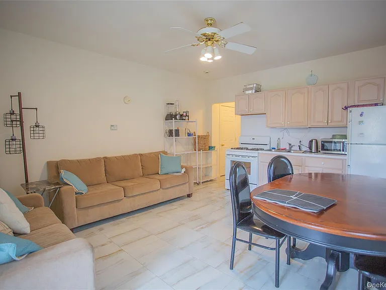 136 E Olive St — Photo 6