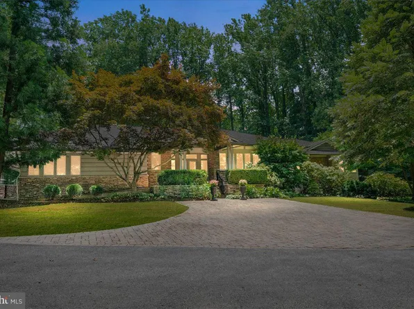 342 Sugartown Rd, Devon, PA 19333