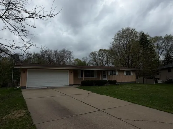 19115 Homestead Cir, Eden Prairie, MN 55346