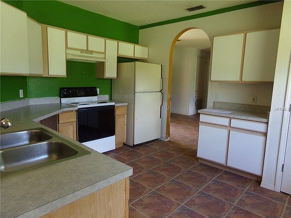 2nd image of 612 Cotulla Dr