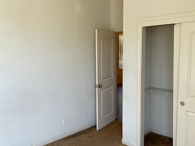 1136 Verona Way — Photo 36