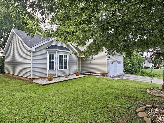 3rd image of 5379 Salem Springs Dr