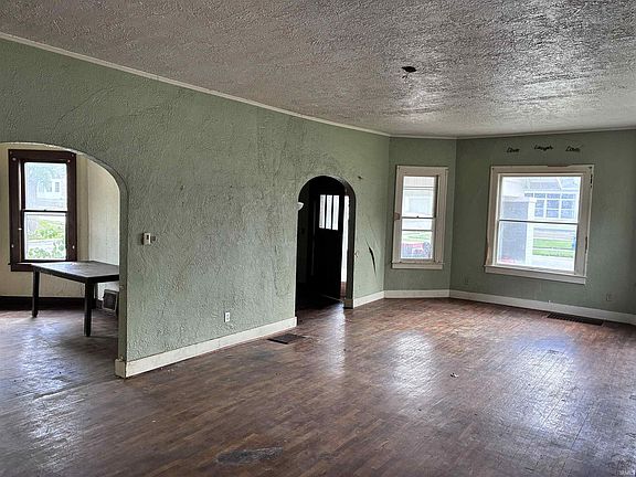 4th image of 502 N Jefferson St