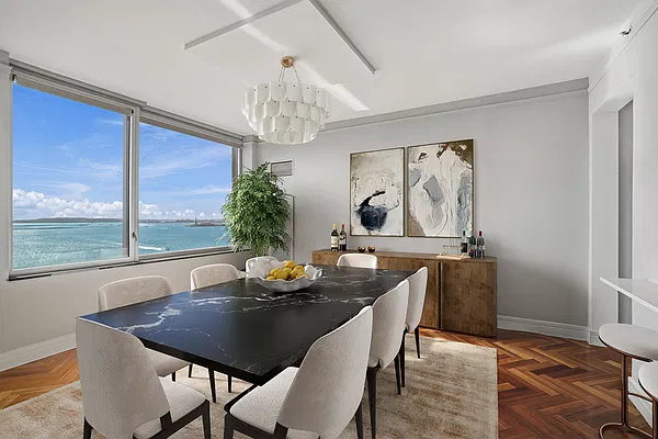 Dining area, photo 1