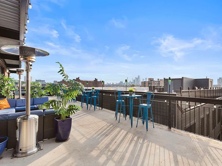700 1st St #16PA — Photo 7