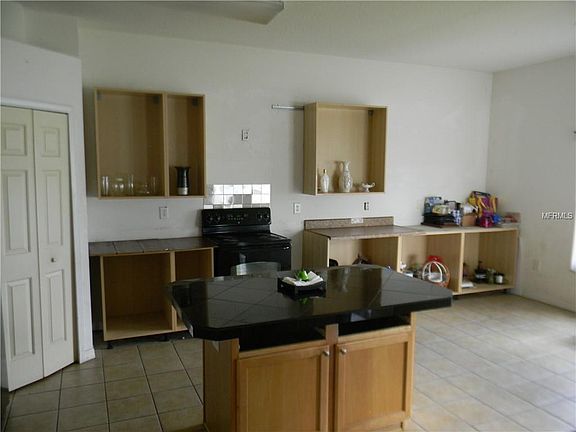 5th image of 8439 Carriage Pointe Dr
