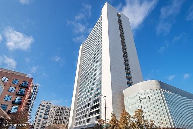 1st image of 500 W Superior St Unit 2202
