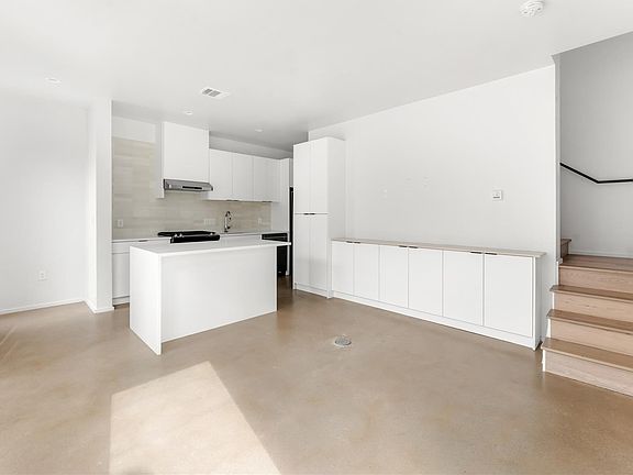 5th image of 7505 Wynne Ln #2