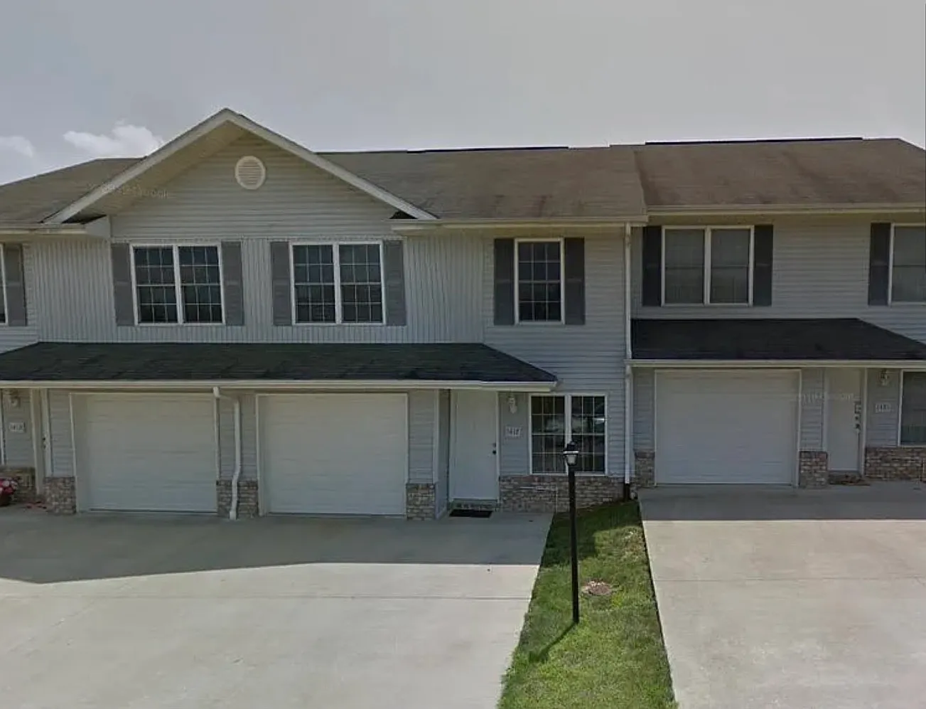 1417 W Rockcrest Dr — Photo 1