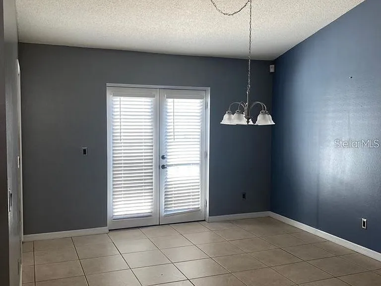 9655 Hollyhill Dr — Photo 11