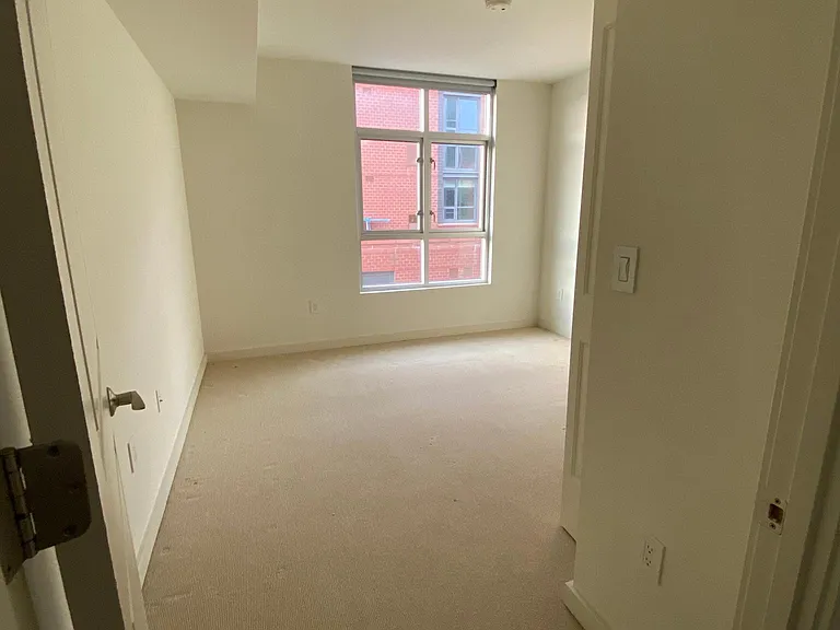 2nd Bedroom (fits a queen size bed + night stands + dresser)