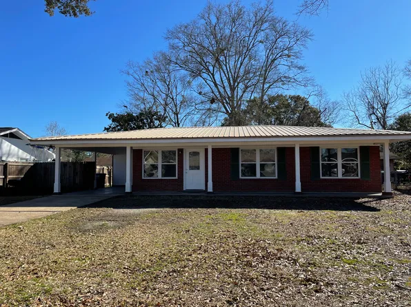 319 Poplar Dr, Ocean Springs, MS 39564