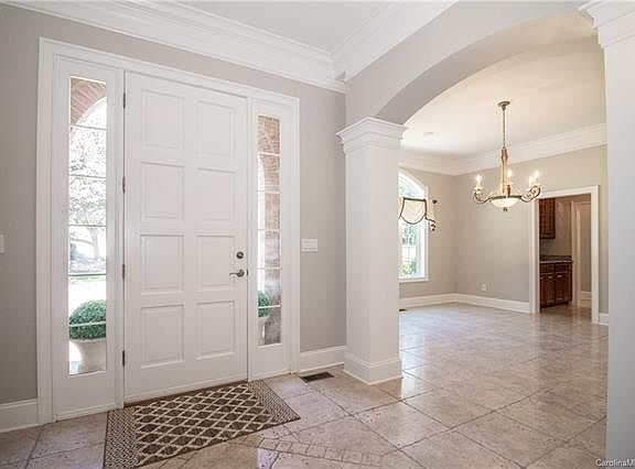5th image of 115 Columbine Dr