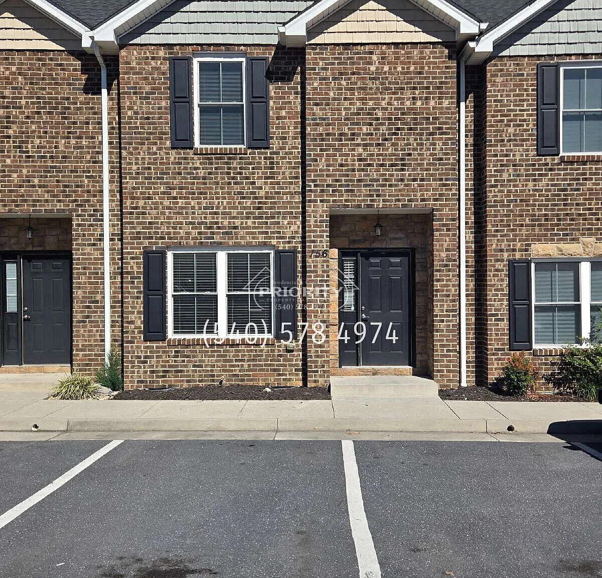 "Charming 3-Bed Townhouse with Spacious Living in Rockingham Available Now" — Photo 2
