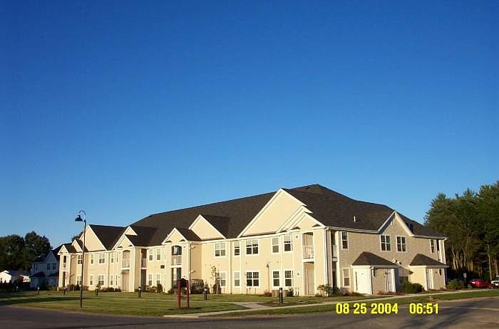 2nd image of 914 Dartmouth Woods Dr
