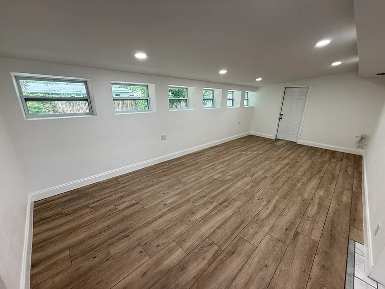 4394 Pompano Dr SE — Photo 12