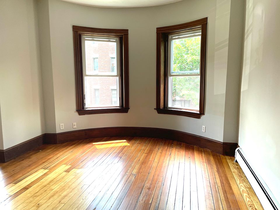 1st image of 28 Montebello Rd #2