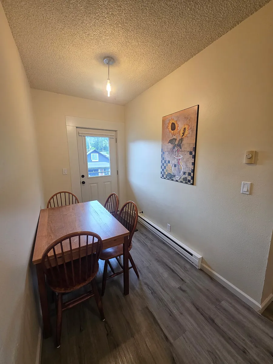 Building Photo - 76469 Pine St #1