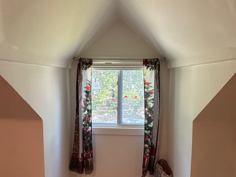 218 Pleasant Ave — Photo 16