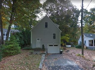 117 Hayward St, Hopkinton, MA 01748