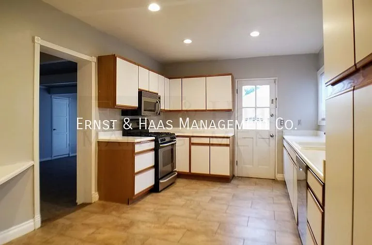 4224 Maury Ave — Photo 4