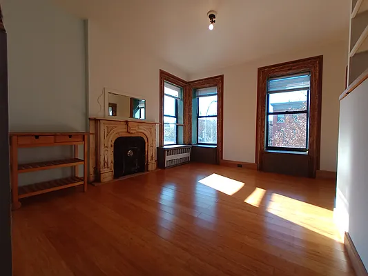 Rented by City Vista Inc | media 43