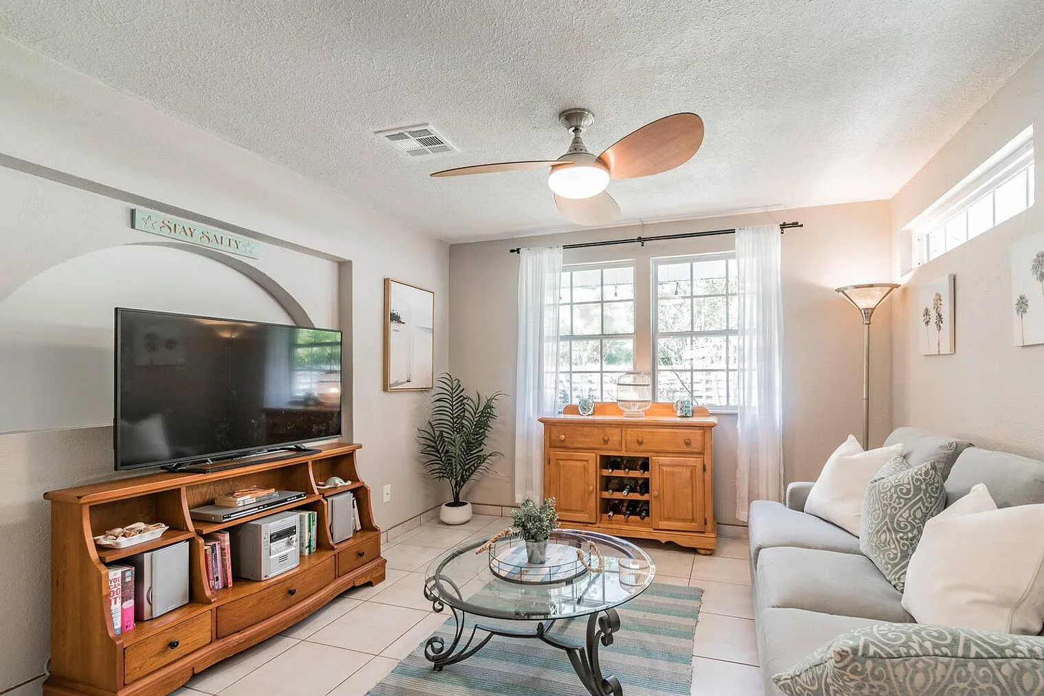 3 bed, 2.0 bath, 1614 sqft, $6,000 — Photo 1