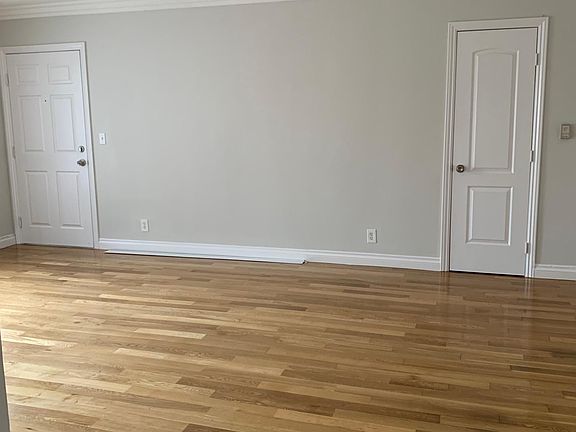2nd image of 1948 S Shenandoah St APT 4