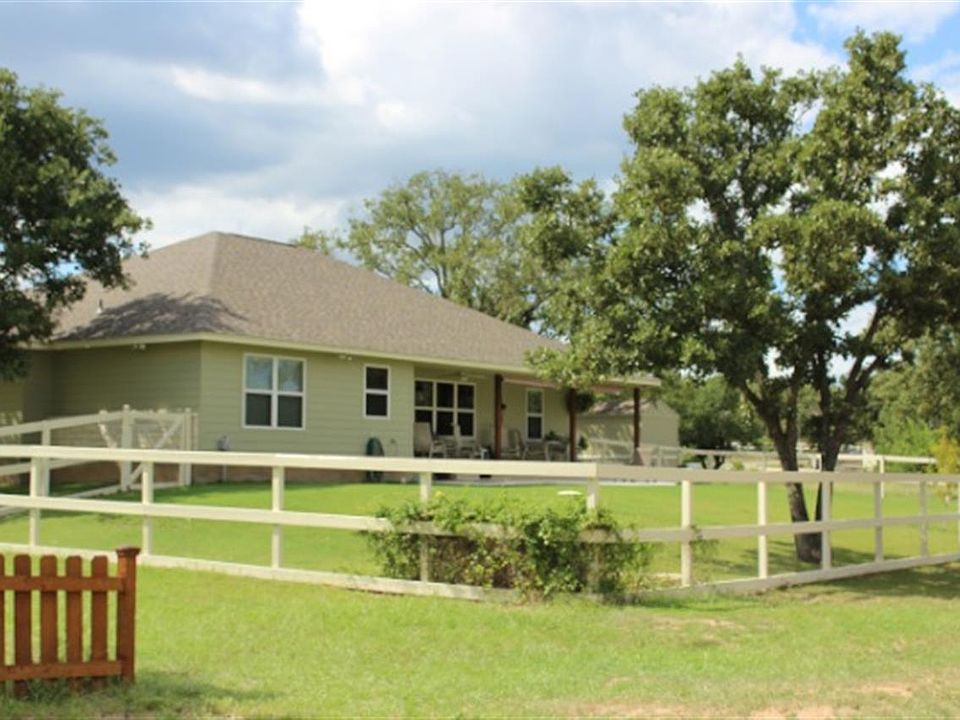 1st image of 302 Chesterfield Dr