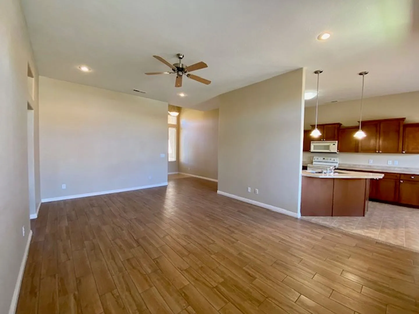 Darling Home For Rent! — Photo 3