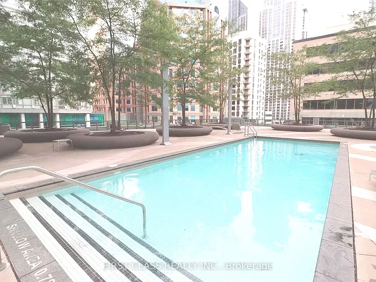 832 Bay St #505 — Photo 25