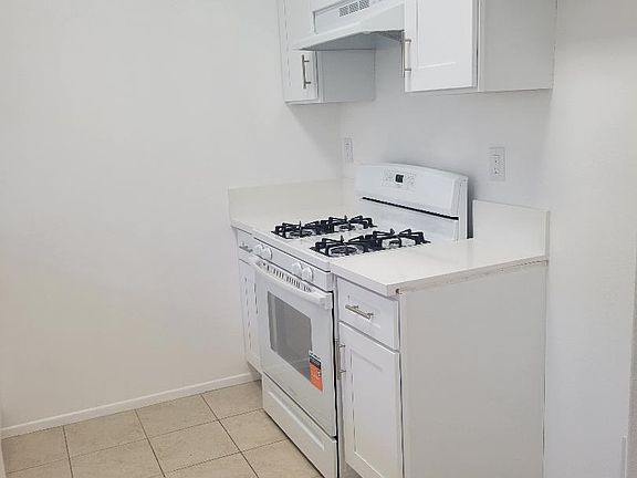 5th image of 11027 Aqua Vista St APT 4