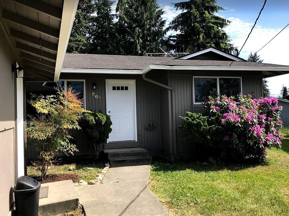 Front entrance, garage on the right