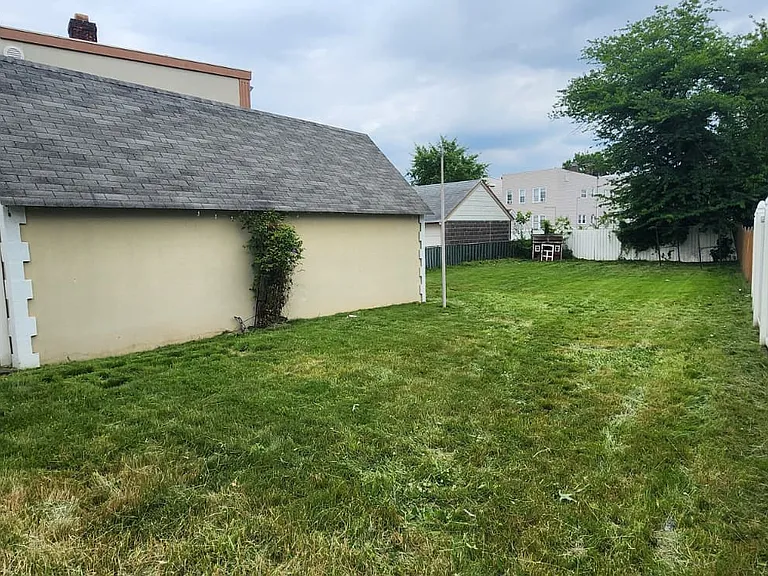 619 W Blancke St — Photo 19