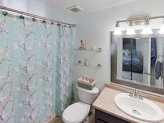 2nd image of 452 Valle Calido Dr