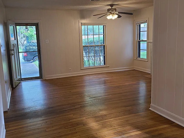 2930 S Donnybrook Ave — Photo 16