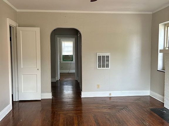 5th image of 800 Kanawha Blvd W #2