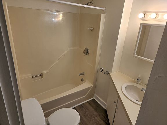 5th image of 150 Centre St #1