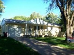 4216 SW Shunga Dr, Topeka, KS 66614