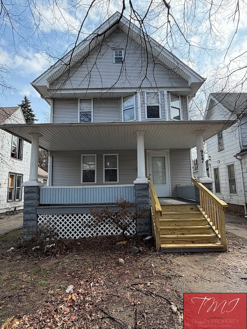 927 E 149th St photo 1