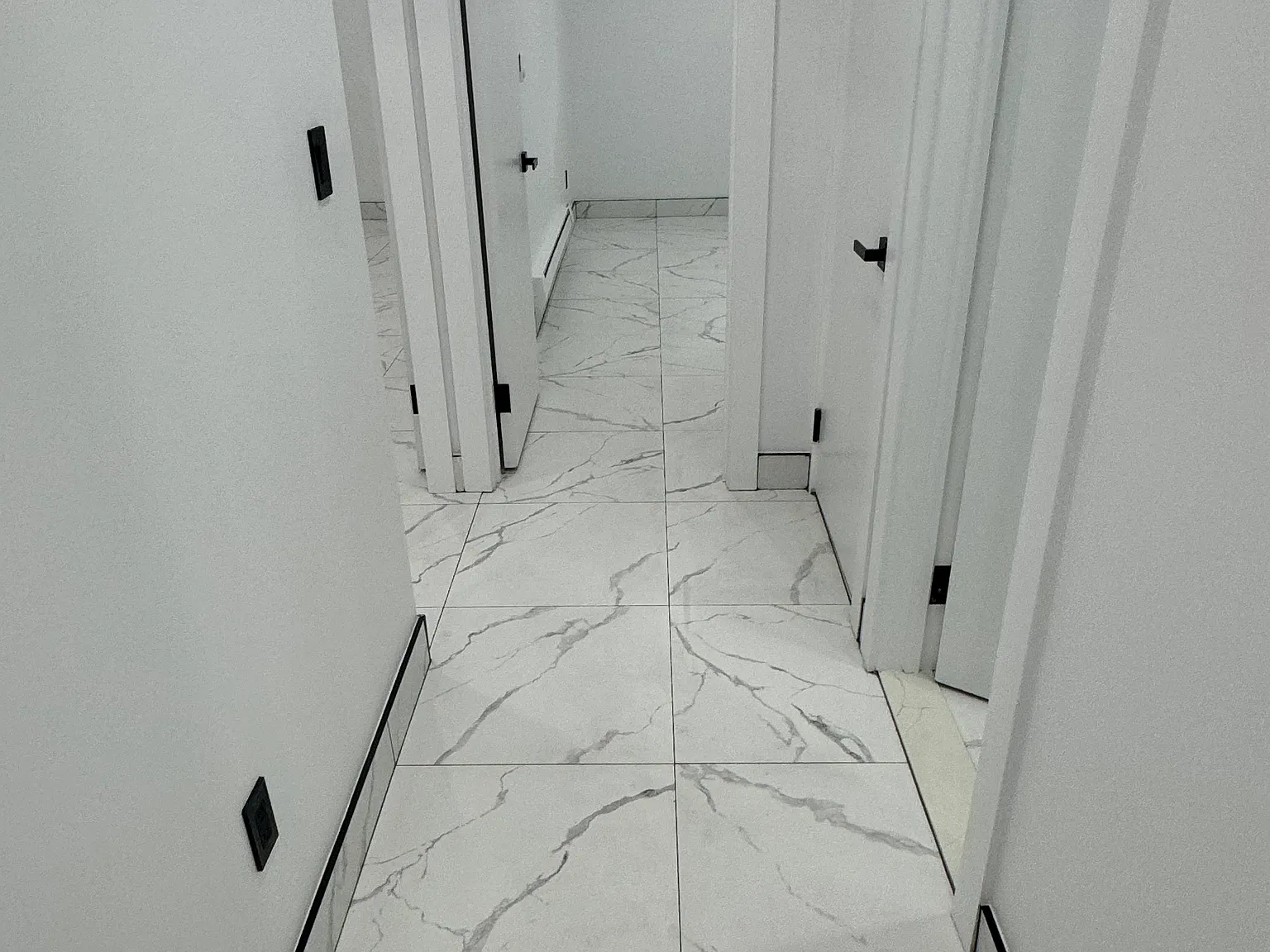 3 bed, 950 sqft, $3,800 — Photo 4