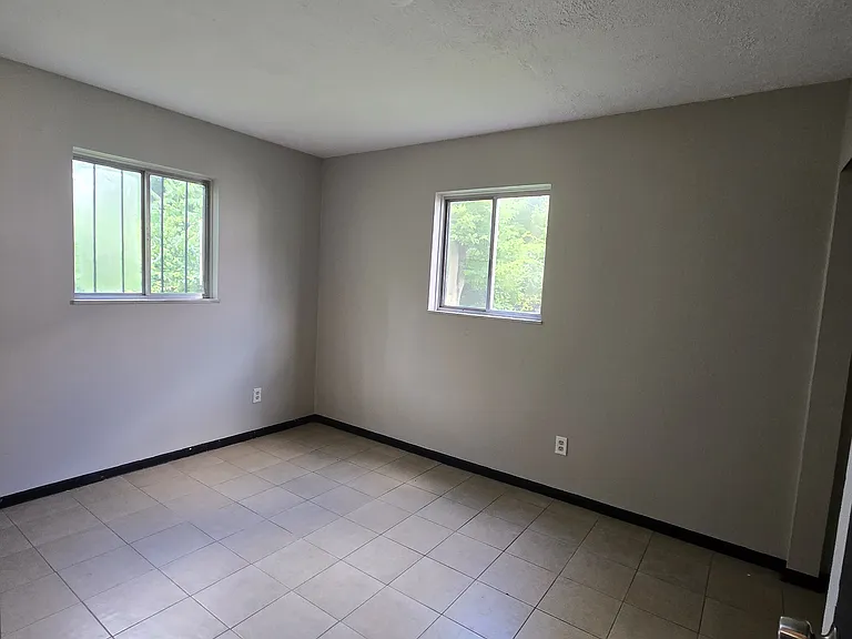 840 Whitethorne Ave #A — Photo 9