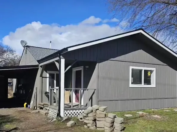 218 W 6th St, Deer Park, WA 99006