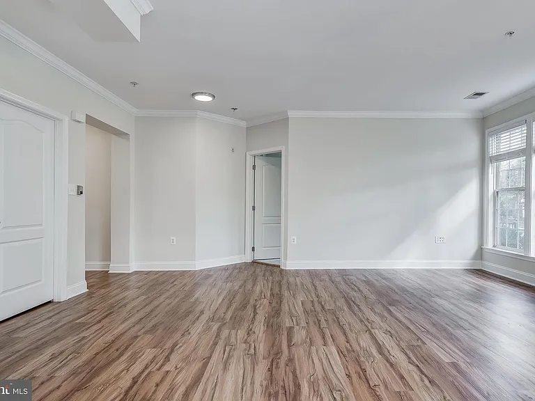 305 Redland Blvd #101 — Photo 12