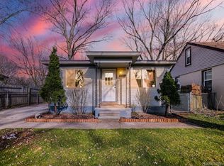 21034 Rensselaer St, Farmington Hills, MI 48336