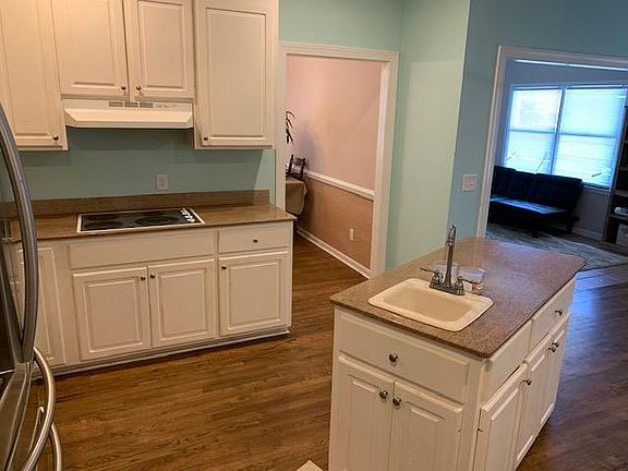 5th image of 110 Lakewood Dr